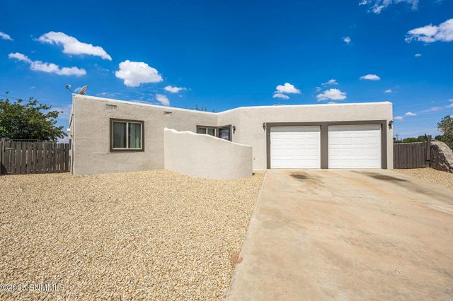 740 Lariat Drive, Las Cruces, NM 88011