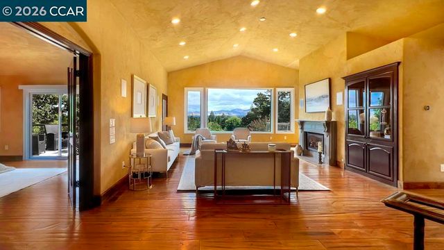 800 Hamilton Dr, Pleasant Hill, CA 94523