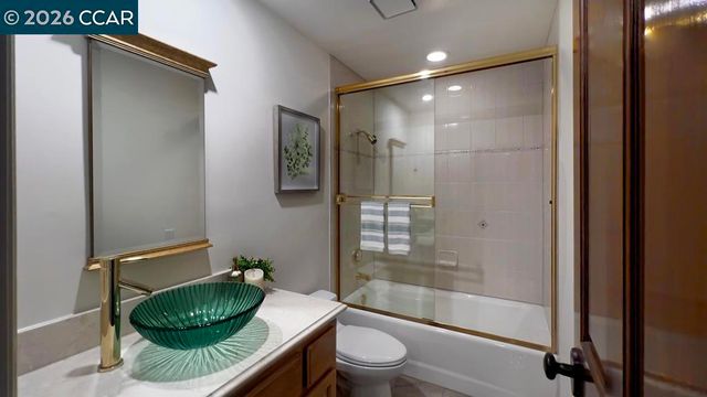 800 Hamilton Dr, Pleasant Hill, CA 94523