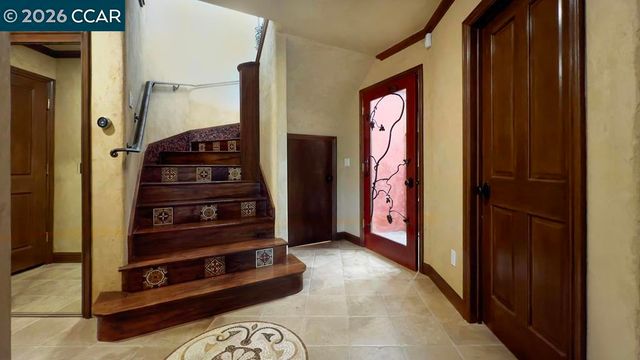 800 Hamilton Dr, Pleasant Hill, CA 94523