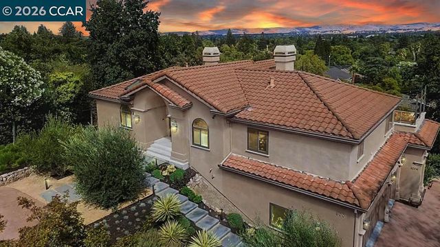 800 Hamilton Dr, Pleasant Hill, CA 94523
