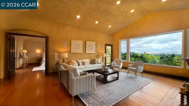 800 Hamilton Dr, Pleasant Hill, CA 94523