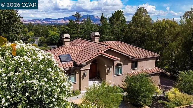 800 Hamilton Dr, Pleasant Hill, CA 94523