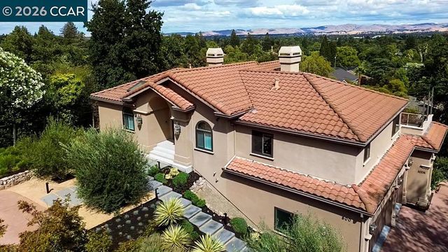 800 Hamilton Dr, Pleasant Hill, CA 94523