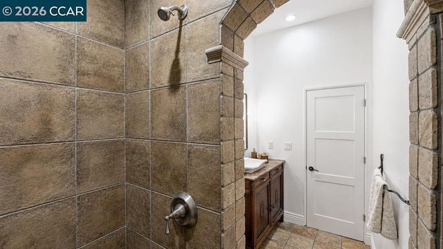 800 Hamilton Dr, Pleasant Hill, CA 94523