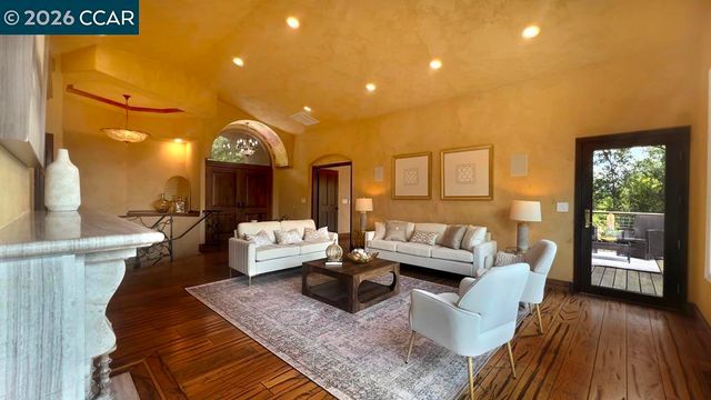 800 Hamilton Dr, Pleasant Hill, CA 94523