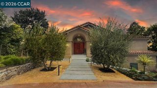800 Hamilton Dr, Pleasant Hill, CA 94523