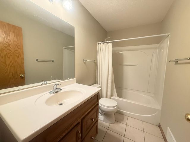 834 Wescott Square, Eagan, MN 55123