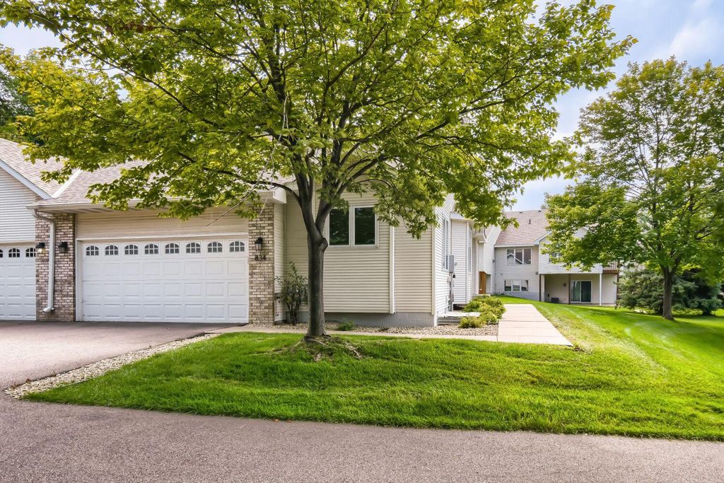 834 Wescott Square, Eagan, MN 55123 — photo 2