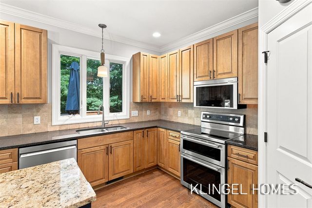 16373 W Willow Drive, Spring Lake, MI 49456