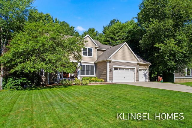 16373 W Willow Drive, Spring Lake, MI 49456