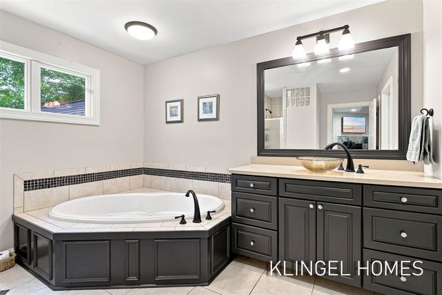 16373 W Willow Drive, Spring Lake, MI 49456