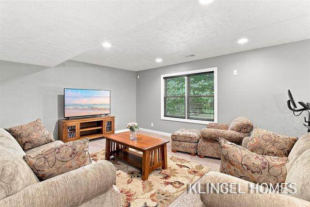 16373 W Willow Drive, Spring Lake, MI 49456