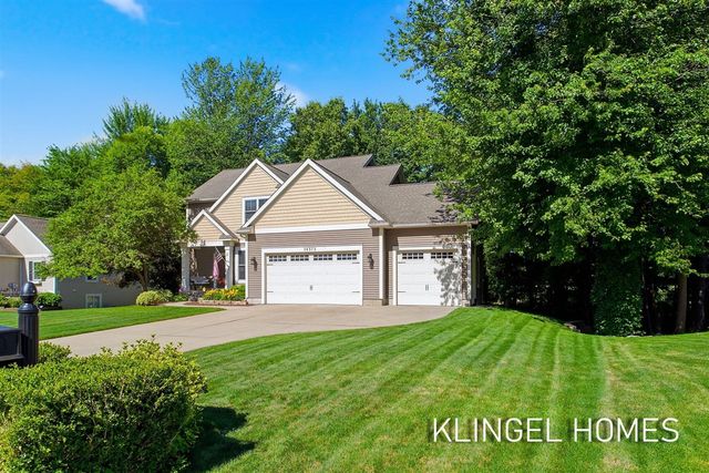 16373 W Willow Drive, Spring Lake, MI 49456