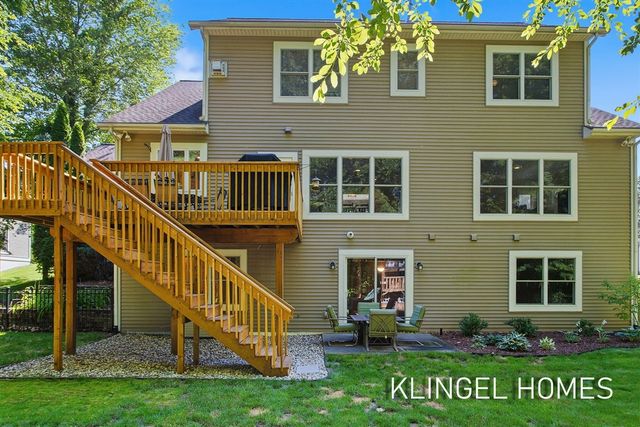 16373 W Willow Drive, Spring Lake, MI 49456