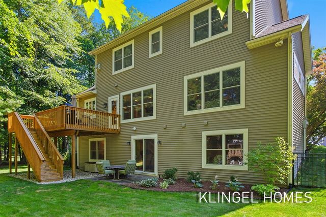 16373 W Willow Drive, Spring Lake, MI 49456