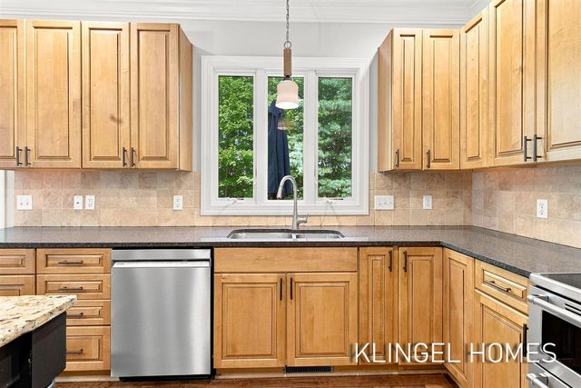 16373 W Willow Drive, Spring Lake, MI 49456