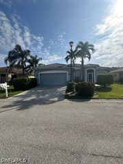 11016 Lakeland CIR, Fort Myers, FL 33913