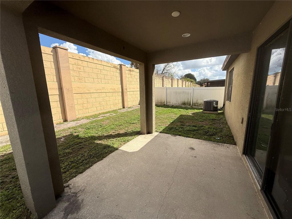 Image 17 of property listing at 6108 MAGNOLIA PARK BOULEVARD, Riverview, FL 33578