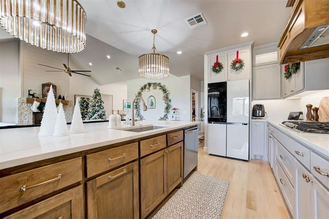 3400 Woodland Springs Drive, Norman, OK 73072