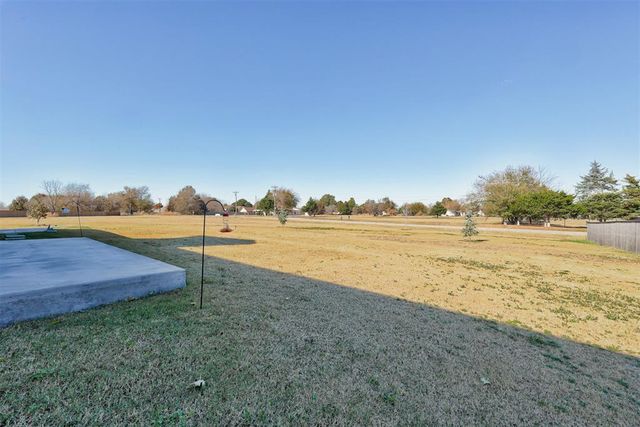 3400 Woodland Springs Drive, Norman, OK 73072