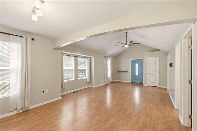 4216 NE 44TH Street, Kansas City, MO 64117