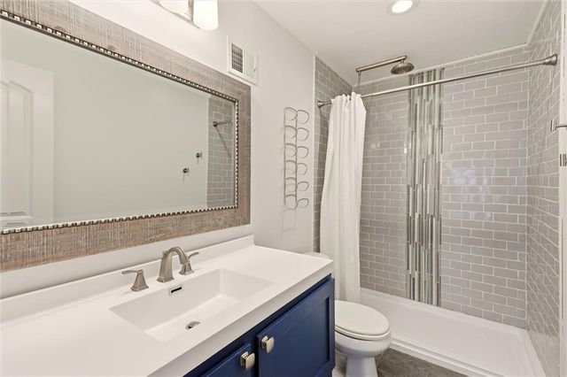 4216 NE 44TH Street, Kansas City, MO 64117