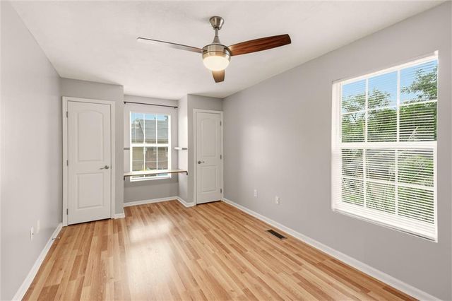 4216 NE 44TH Street, Kansas City, MO 64117