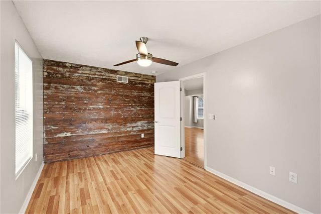 4216 NE 44TH Street, Kansas City, MO 64117