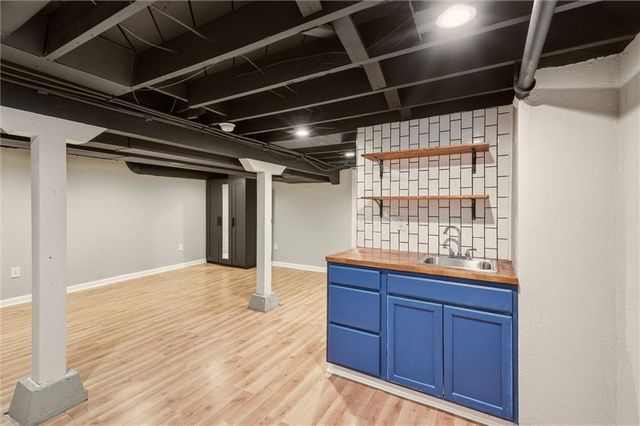 4216 NE 44TH Street, Kansas City, MO 64117