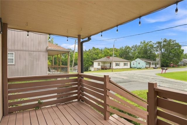 4216 NE 44TH Street, Kansas City, MO 64117