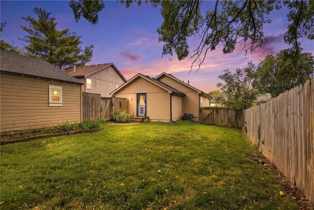 4216 NE 44TH Street, Kansas City, MO 64117