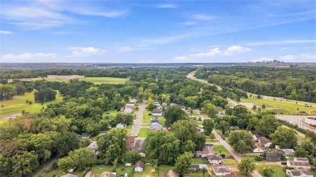 4216 NE 44TH Street, Kansas City, MO 64117