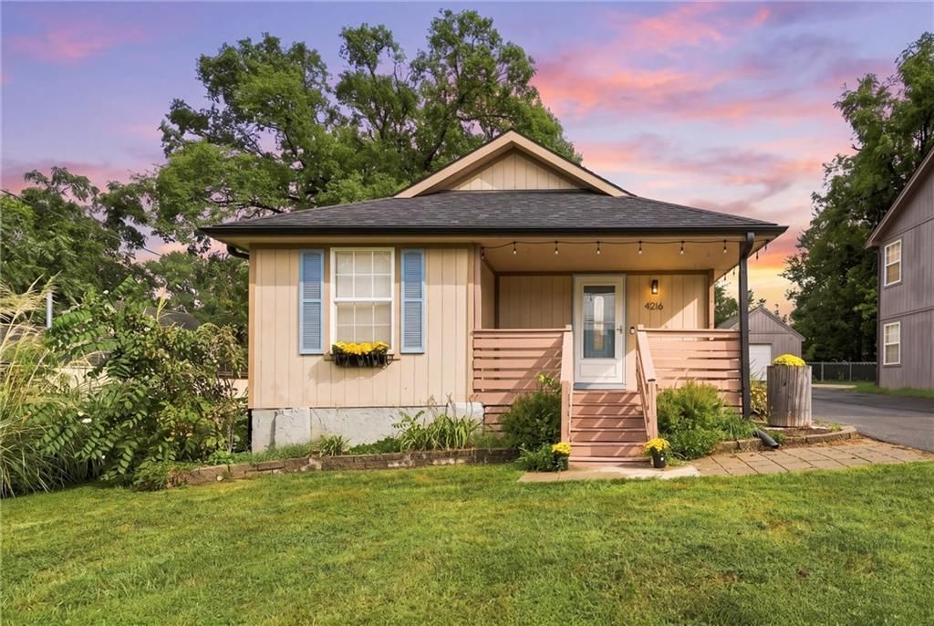 4216 NE 44TH Street, Kansas City, MO 64117