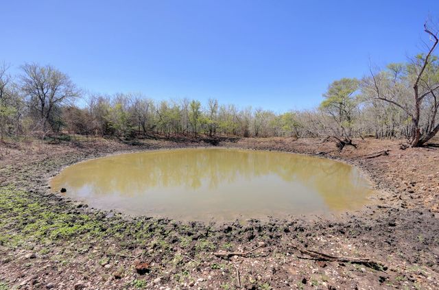 000 FM 2814, Waelder, TX 78959