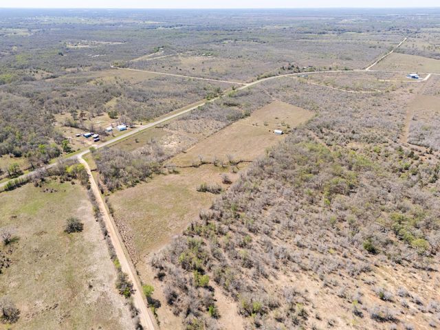 000 FM 2814, Waelder, TX 78959