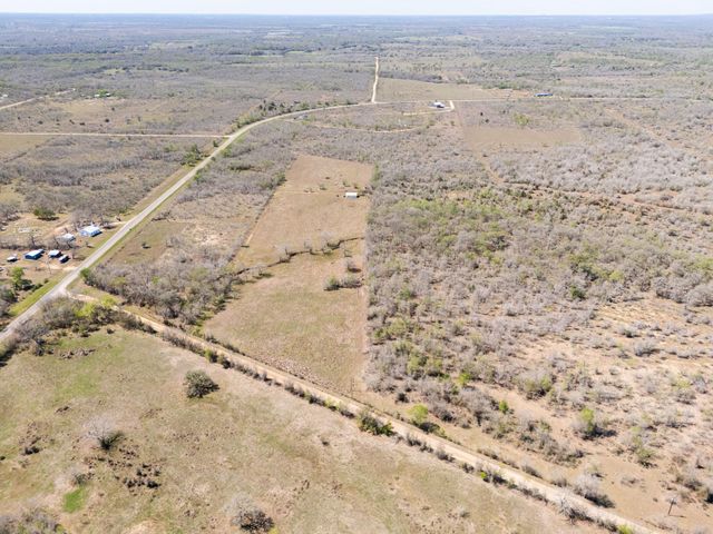 000 FM 2814, Waelder, TX 78959