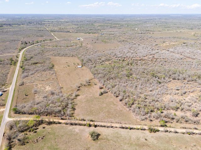 000 FM 2814, Waelder, TX 78959