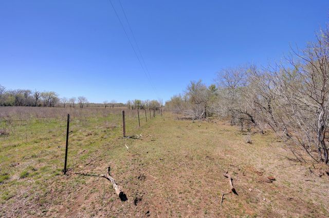 000 FM 2814, Waelder, TX 78959