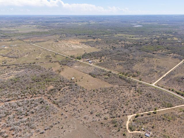 000 FM 2814, Waelder, TX 78959