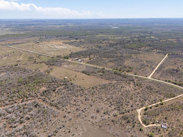 000 FM 2814, Waelder, TX 78959