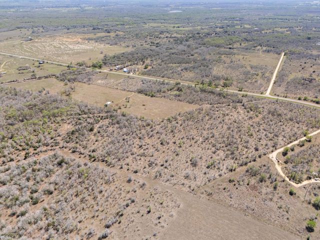 000 FM 2814, Waelder, TX 78959