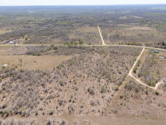 000 FM 2814, Waelder, TX 78959