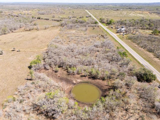 000 FM 2814, Waelder, TX 78959