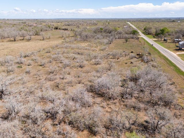 000 FM 2814, Waelder, TX 78959