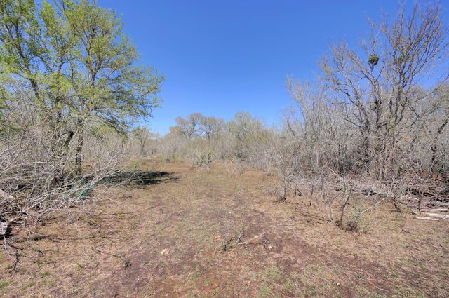 000 FM 2814, Waelder, TX 78959