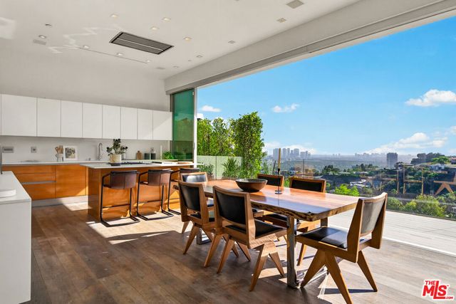 8760 Hollywood Boulevard, Los Angeles, CA 90069