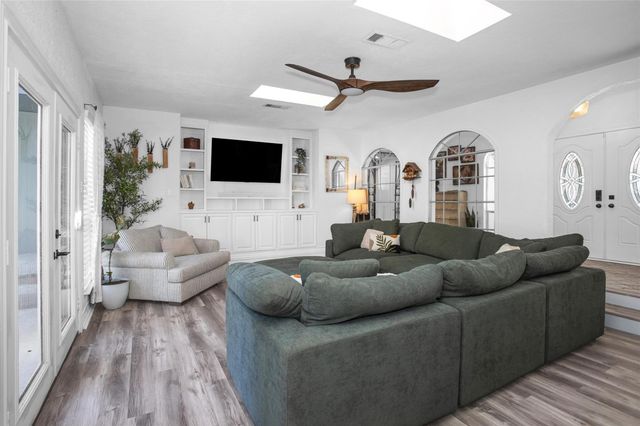 15498 Carmel Drive, Willis, TX 77318