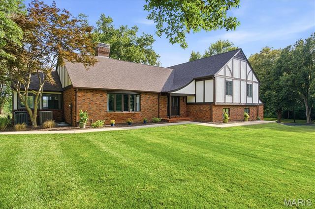 10 Brighton Place, Shiloh, IL 62221