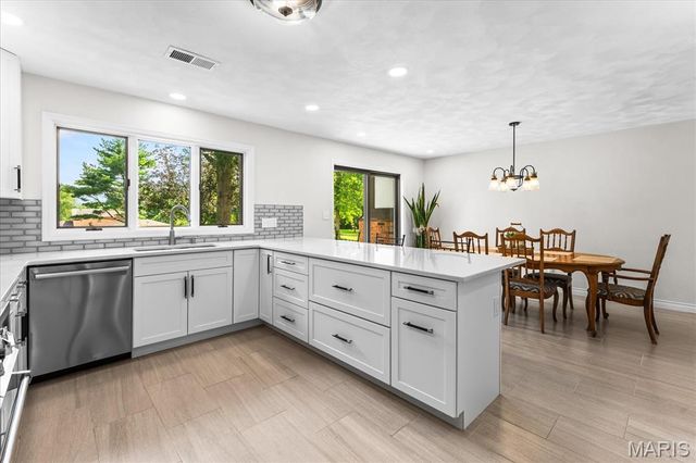 10 Brighton Place, Shiloh, IL 62221